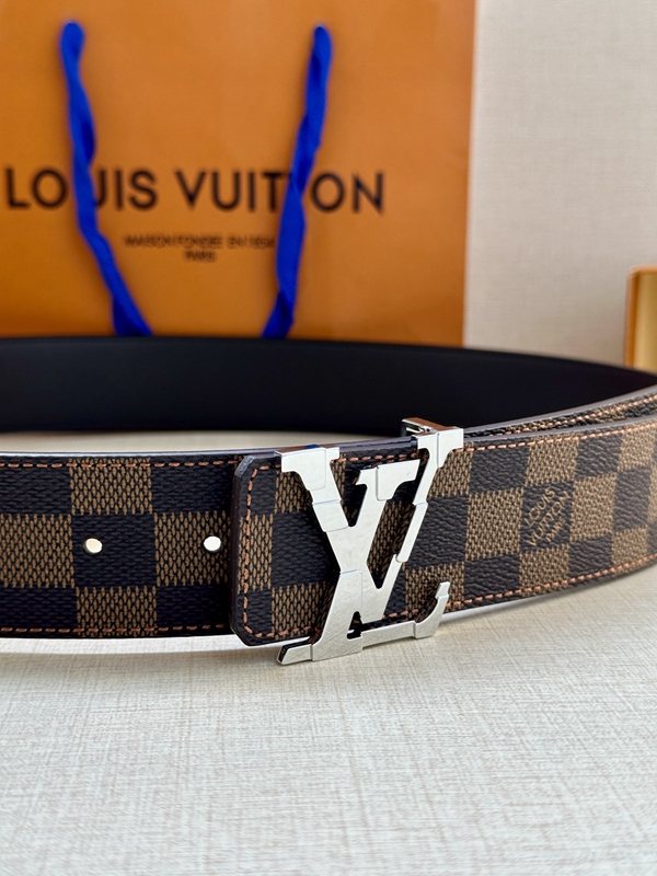 激安ルイヴィトンベルト着用イメージ